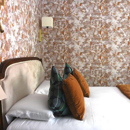 Le Moulin Des Ruats Hotel อาวาลง ภายนอก รูปภาพ