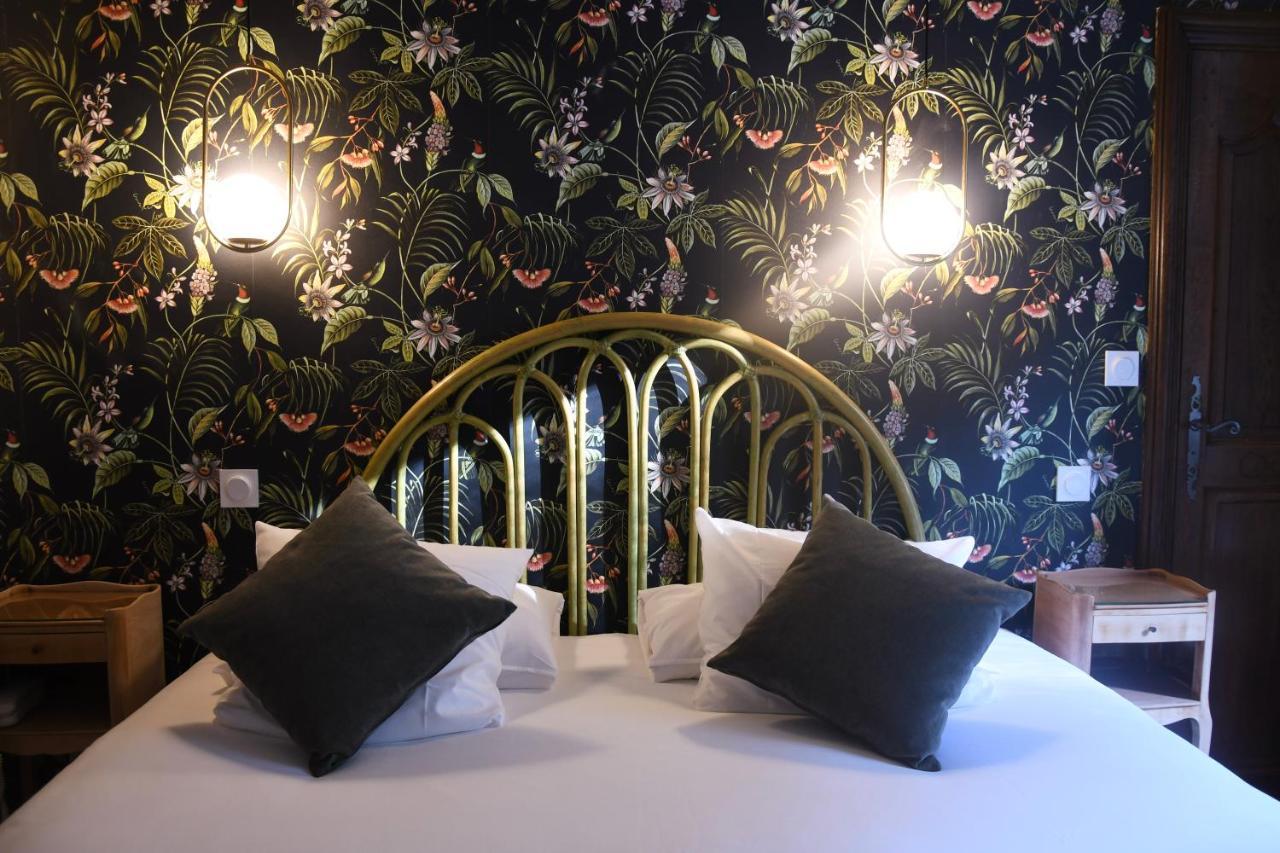 Le Moulin Des Ruats Hotel อาวาลง ภายนอก รูปภาพ