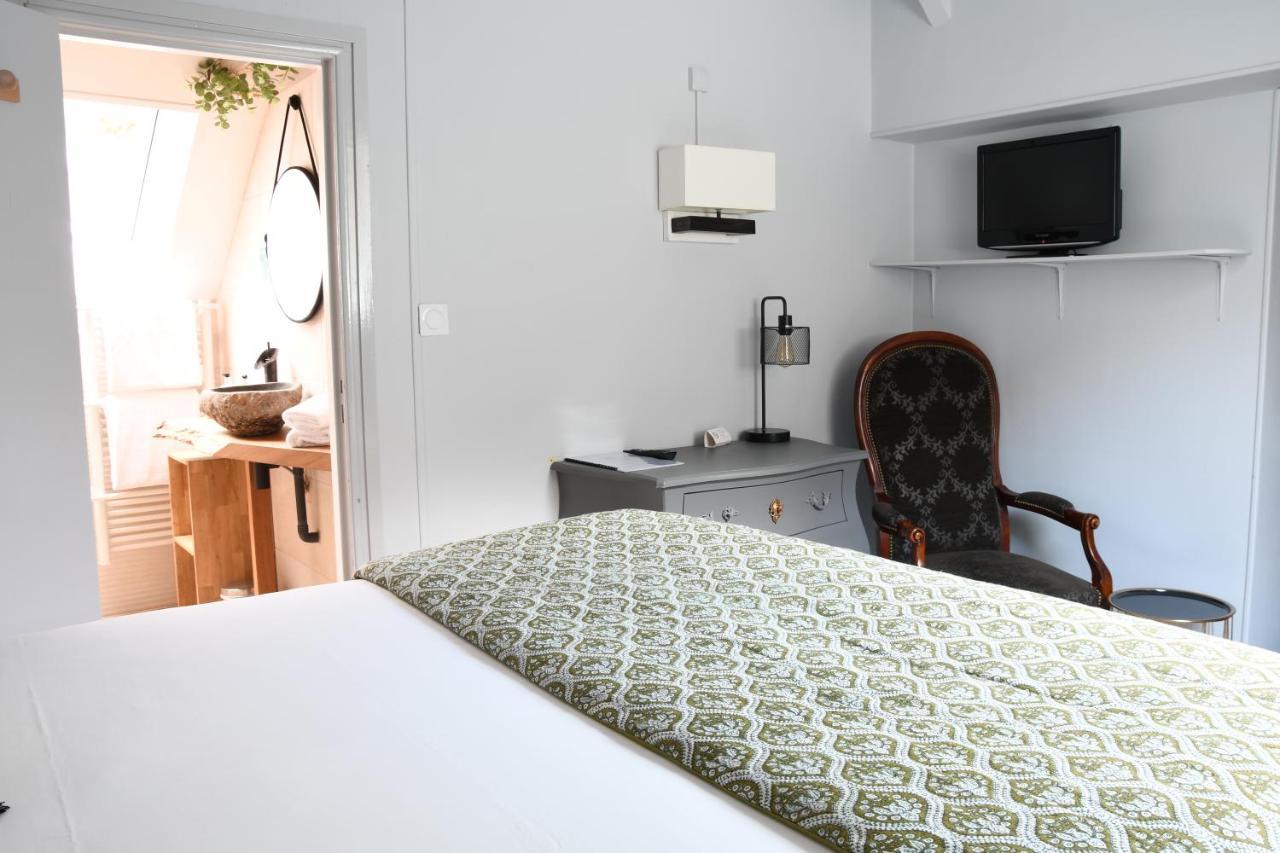 Le Moulin Des Ruats Hotel อาวาลง ภายนอก รูปภาพ