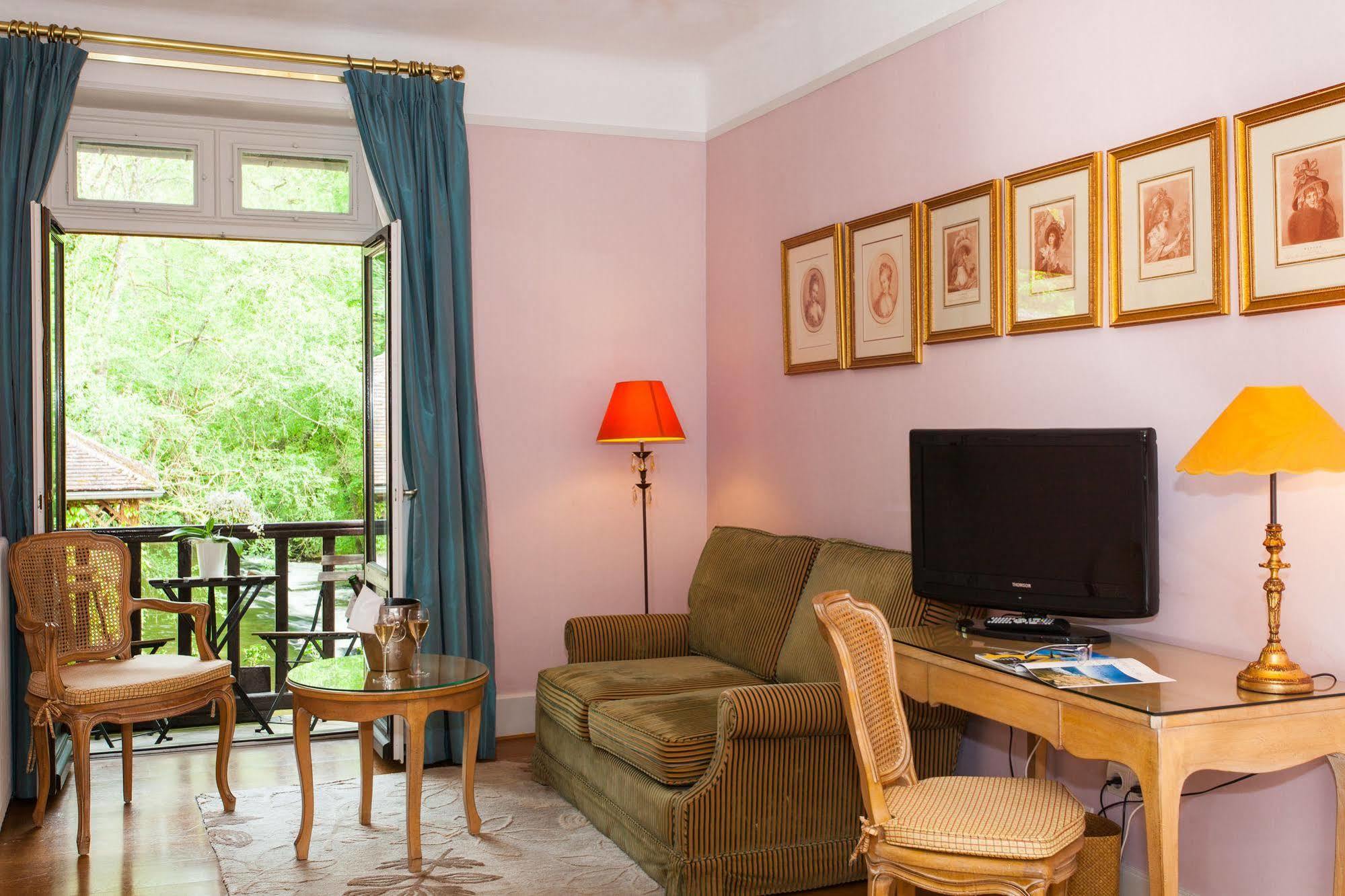 Le Moulin Des Ruats Hotel อาวาลง ภายนอก รูปภาพ